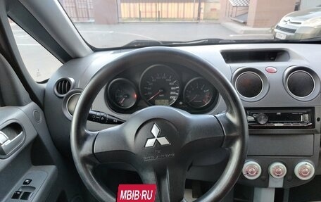 Mitsubishi Colt VI рестайлинг, 2005 год, 300 000 рублей, 14 фотография