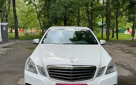 Mercedes-Benz E-Класс, 2013 год, 2 000 000 рублей, 2 фотография
