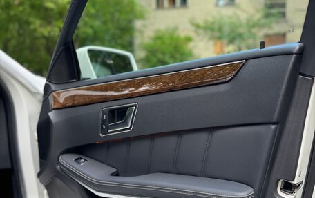 Mercedes-Benz E-Класс, 2013 год, 2 000 000 рублей, 17 фотография