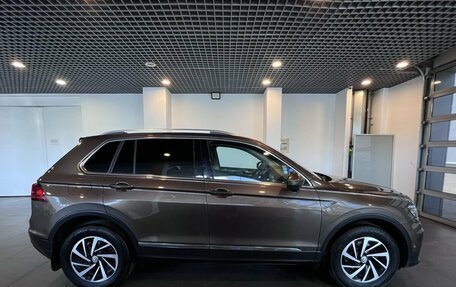 Volkswagen Tiguan II, 2018 год, 2 744 000 рублей, 2 фотография