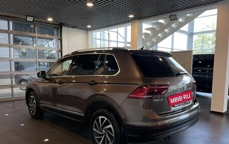 Volkswagen Tiguan II, 2018 год, 2 744 000 рублей, 5 фотография