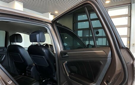 Volkswagen Tiguan II, 2018 год, 2 744 000 рублей, 17 фотография