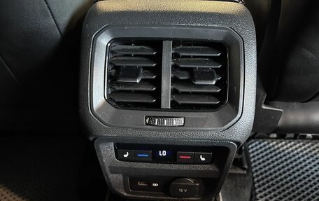 Volkswagen Tiguan II, 2018 год, 2 744 000 рублей, 33 фотография