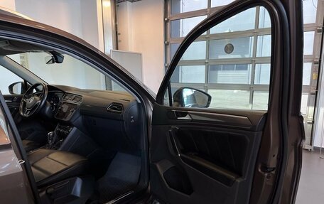Volkswagen Tiguan II, 2018 год, 2 744 000 рублей, 27 фотография