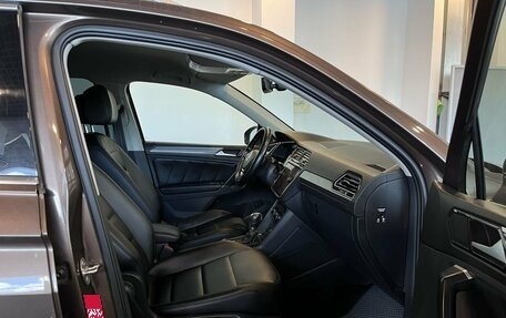 Volkswagen Tiguan II, 2018 год, 2 744 000 рублей, 29 фотография