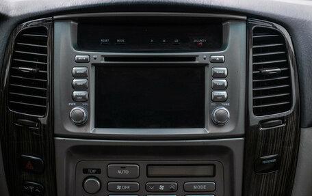 Toyota Land Cruiser 100 рестайлинг 2, 2006 год, 2 340 000 рублей, 16 фотография