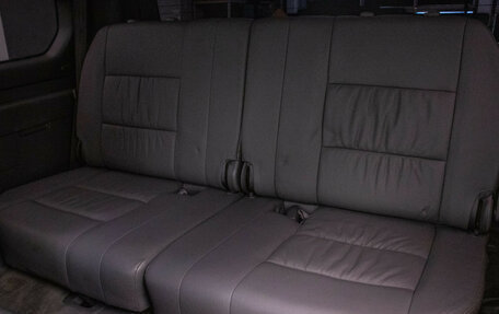 Toyota Land Cruiser 100 рестайлинг 2, 2006 год, 2 340 000 рублей, 13 фотография
