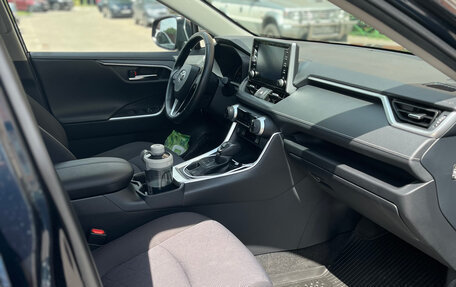 Toyota RAV4, 2020 год, 3 300 000 рублей, 5 фотография