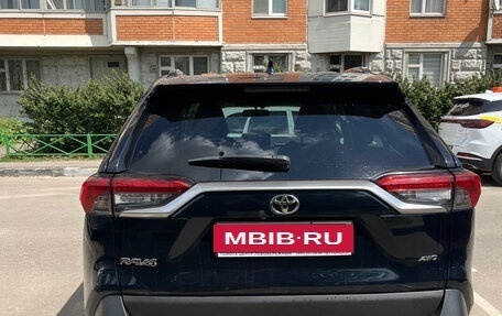 Toyota RAV4, 2020 год, 3 300 000 рублей, 2 фотография