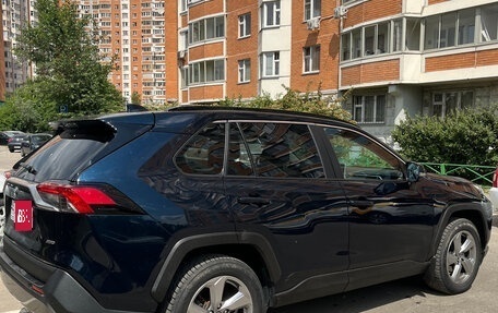Toyota RAV4, 2020 год, 3 300 000 рублей, 9 фотография