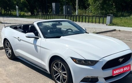 Ford Mustang VI рестайлинг, 2017 год, 2 350 000 рублей, 7 фотография