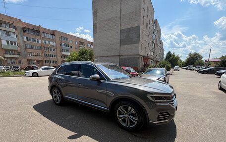 Volkswagen Touareg III, 2020 год, 4 690 000 рублей, 2 фотография