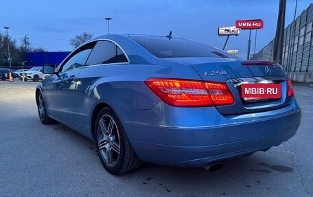 Mercedes-Benz E-Класс, 2011 год, 1 350 000 рублей, 6 фотография