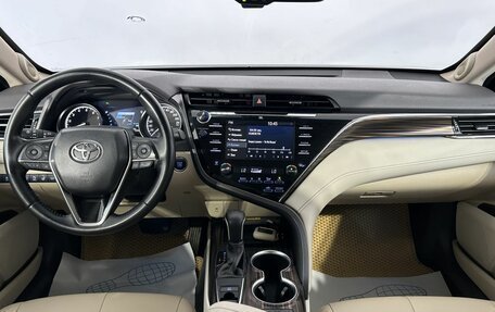Toyota Camry, 2019 год, 3 050 000 рублей, 22 фотография