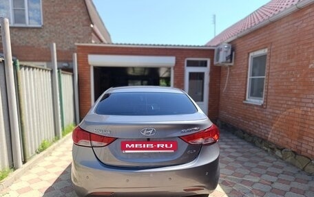 Hyundai Elantra V, 2011 год, 1 000 000 рублей, 2 фотография
