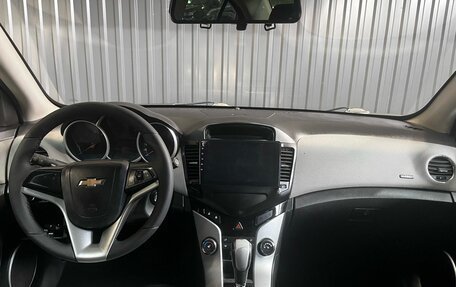 Chevrolet Cruze II, 2011 год, 749 900 рублей, 7 фотография