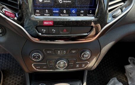 Jeep Cherokee, 2018 год, 2 550 000 рублей, 15 фотография