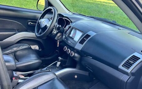 Mitsubishi Outlander III рестайлинг 3, 2007 год, 945 000 рублей, 6 фотография