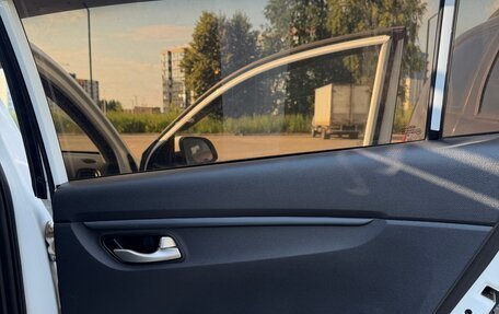 KIA Rio IV, 2018 год, 1 350 000 рублей, 8 фотография