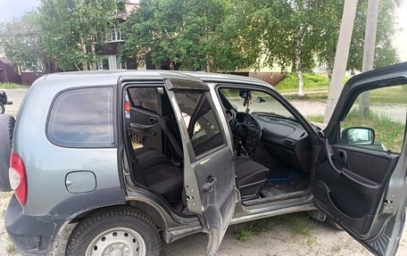 Chevrolet Niva I рестайлинг, 2018 год, 670 000 рублей, 5 фотография