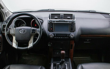 Toyota Land Cruiser Prado 150 рестайлинг 2, 2016 год, 3 270 000 рублей, 14 фотография