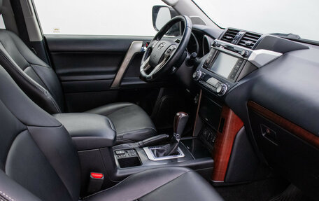 Toyota Land Cruiser Prado 150 рестайлинг 2, 2016 год, 3 270 000 рублей, 10 фотография