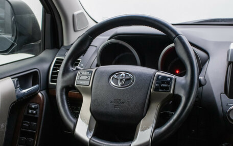 Toyota Land Cruiser Prado 150 рестайлинг 2, 2016 год, 3 270 000 рублей, 16 фотография