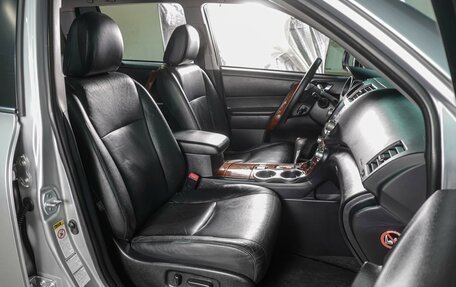 Toyota Highlander III, 2011 год, 1 699 000 рублей, 8 фотография