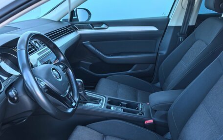 Volkswagen Passat B8 рестайлинг, 2018 год, 1 690 000 рублей, 9 фотография