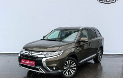 Mitsubishi Outlander III рестайлинг 3, 2019 год, 2 100 000 рублей, 1 фотография