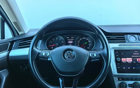 Volkswagen Passat B8 рестайлинг, 2018 год, 1 690 000 рублей, 13 фотография