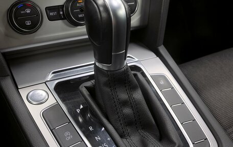 Volkswagen Passat B8 рестайлинг, 2018 год, 1 690 000 рублей, 15 фотография