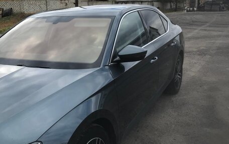 Skoda Superb III рестайлинг, 2018 год, 1 750 000 рублей, 3 фотография