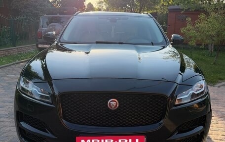 Jaguar F-Pace, 2016 год, 2 320 000 рублей, 2 фотография