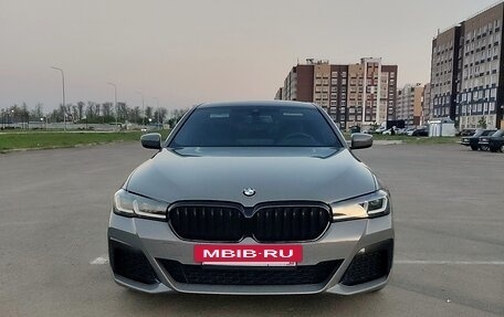 BMW 5 серия, 2021 год, 5 390 000 рублей, 2 фотография