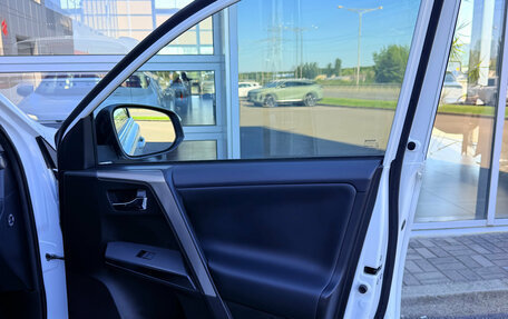 Toyota RAV4, 2018 год, 2 650 000 рублей, 12 фотография