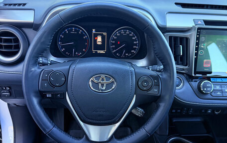 Toyota RAV4, 2018 год, 2 650 000 рублей, 16 фотография