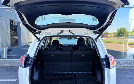 Toyota RAV4, 2018 год, 2 650 000 рублей, 21 фотография