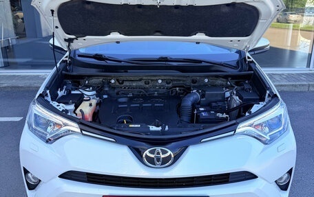 Toyota RAV4, 2018 год, 2 650 000 рублей, 22 фотография