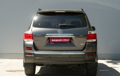 Toyota Highlander III, 2011 год, 1 989 000 рублей, 4 фотография