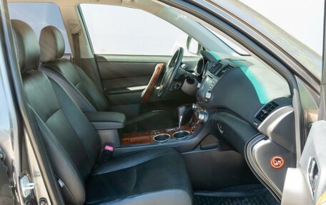 Toyota Highlander III, 2011 год, 1 989 000 рублей, 9 фотография