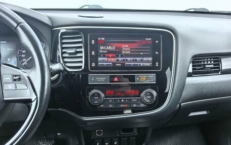 Mitsubishi Outlander III рестайлинг 3, 2019 год, 2 100 000 рублей, 14 фотография