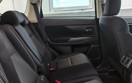 Mitsubishi Outlander III рестайлинг 3, 2019 год, 2 100 000 рублей, 20 фотография