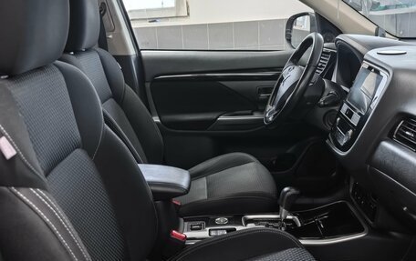 Mitsubishi Outlander III рестайлинг 3, 2019 год, 2 100 000 рублей, 23 фотография