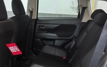 Mitsubishi Outlander III рестайлинг 3, 2019 год, 2 100 000 рублей, 18 фотография