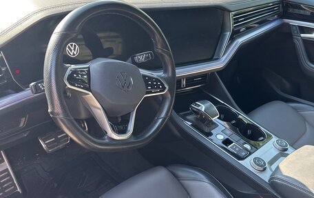 Volkswagen Touareg III, 2022 год, 5 750 000 рублей, 4 фотография