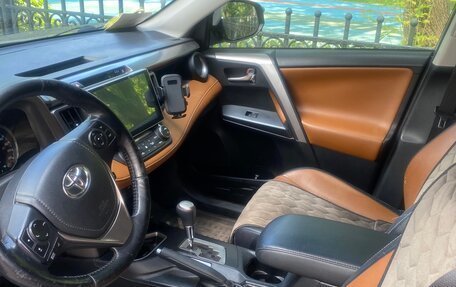 Toyota RAV4, 2016 год, 2 450 000 рублей, 10 фотография