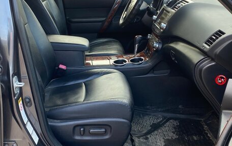 Toyota Highlander III, 2011 год, 1 700 000 рублей, 7 фотография