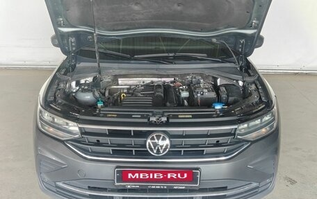 Volkswagen Tiguan II, 2021 год, 2 400 000 рублей, 18 фотография