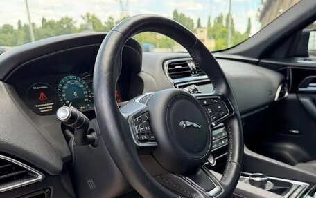 Jaguar F-Pace, 2018 год, 2 300 000 рублей, 7 фотография